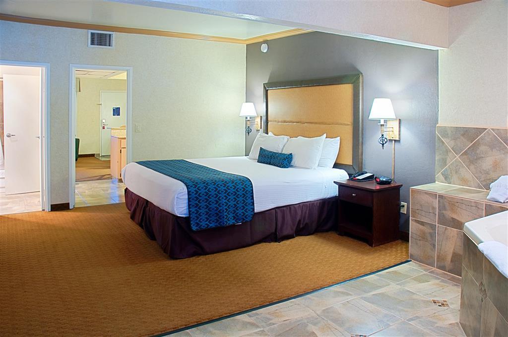 Hotel Tempe/Phoenix Airport Innsuites Hotel & Suites Exterior photo